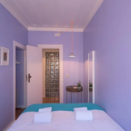 Spacious Alfama + Free Pickup, By Timecooler דירה *