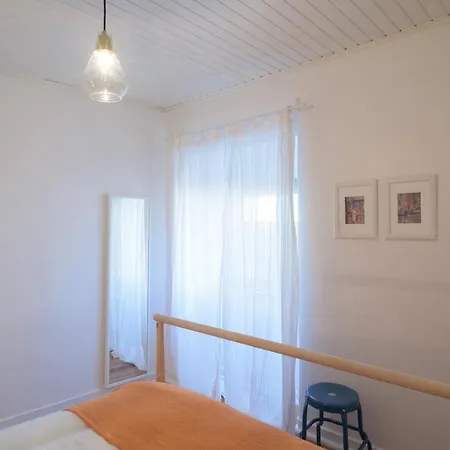 Spacious Alfama + Free Pickup, By Timecooler *